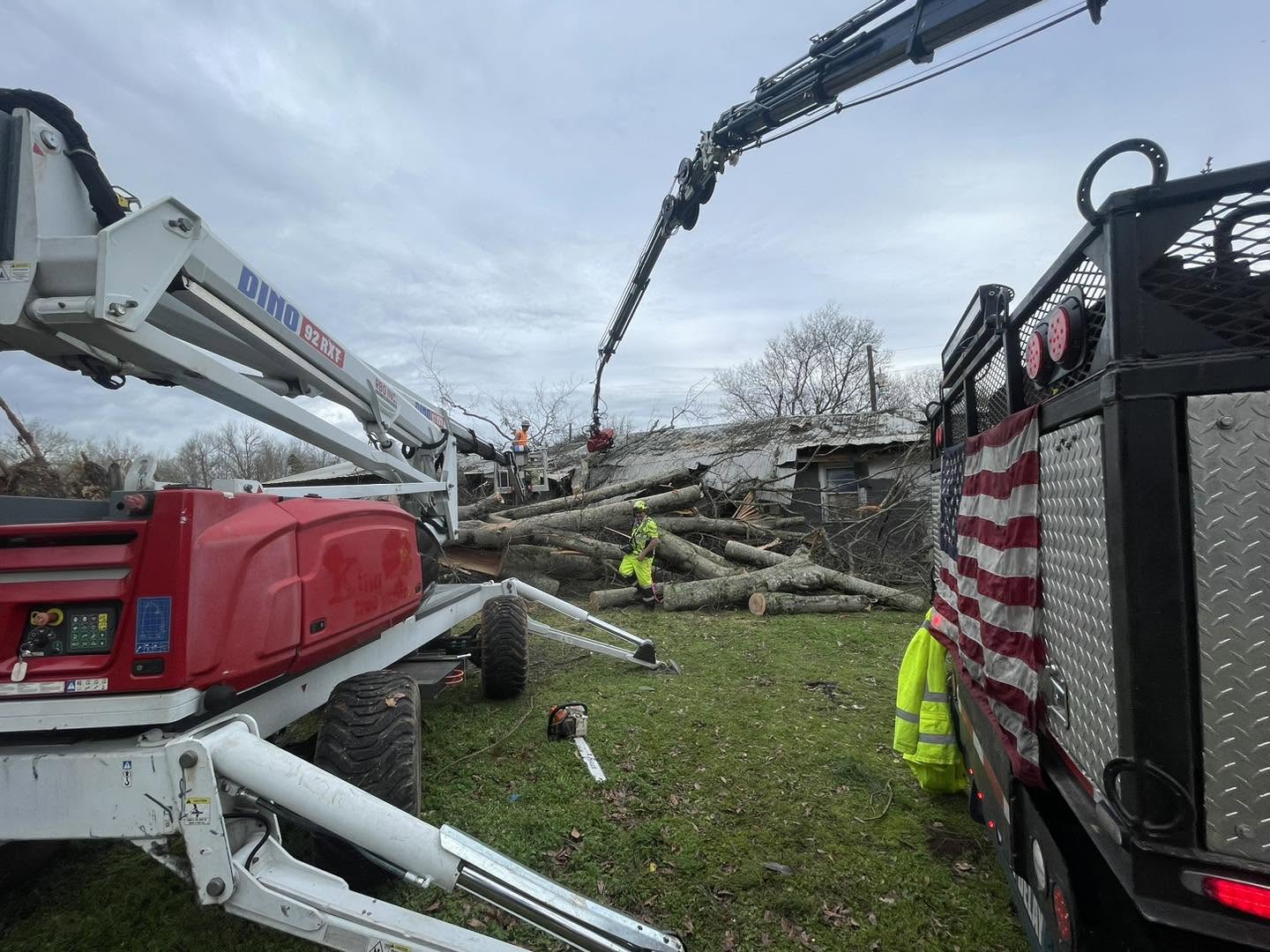 Scoping Tree Image Hurricane Isaias tree removal in Magnolia Beach, AL | Florida Storm Experts
